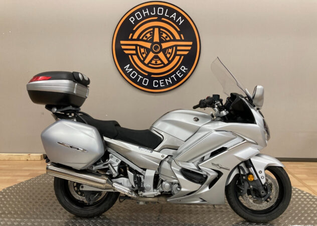 Moottoripyörä - Yamaha FJR