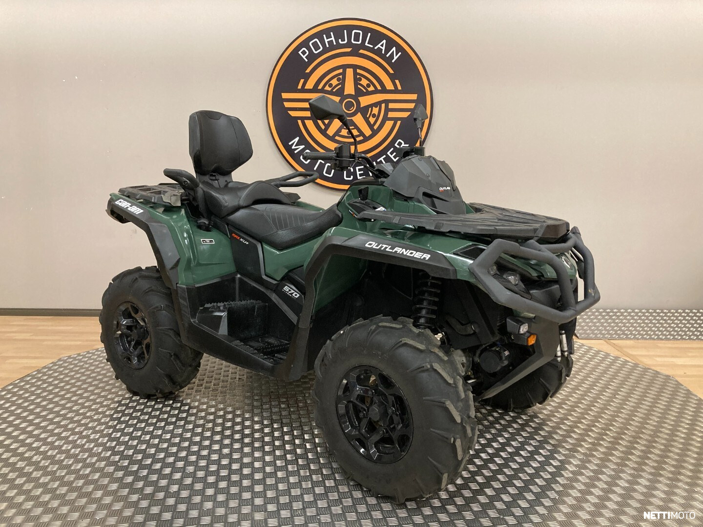 Mönkijä - Can-Am Outlander Max