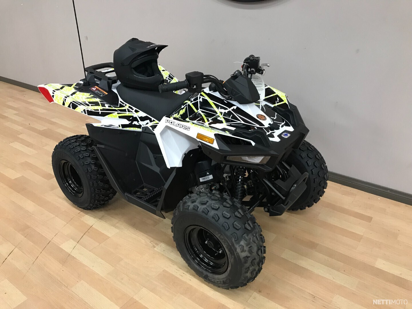 Mönkijä - Polaris Outlaw