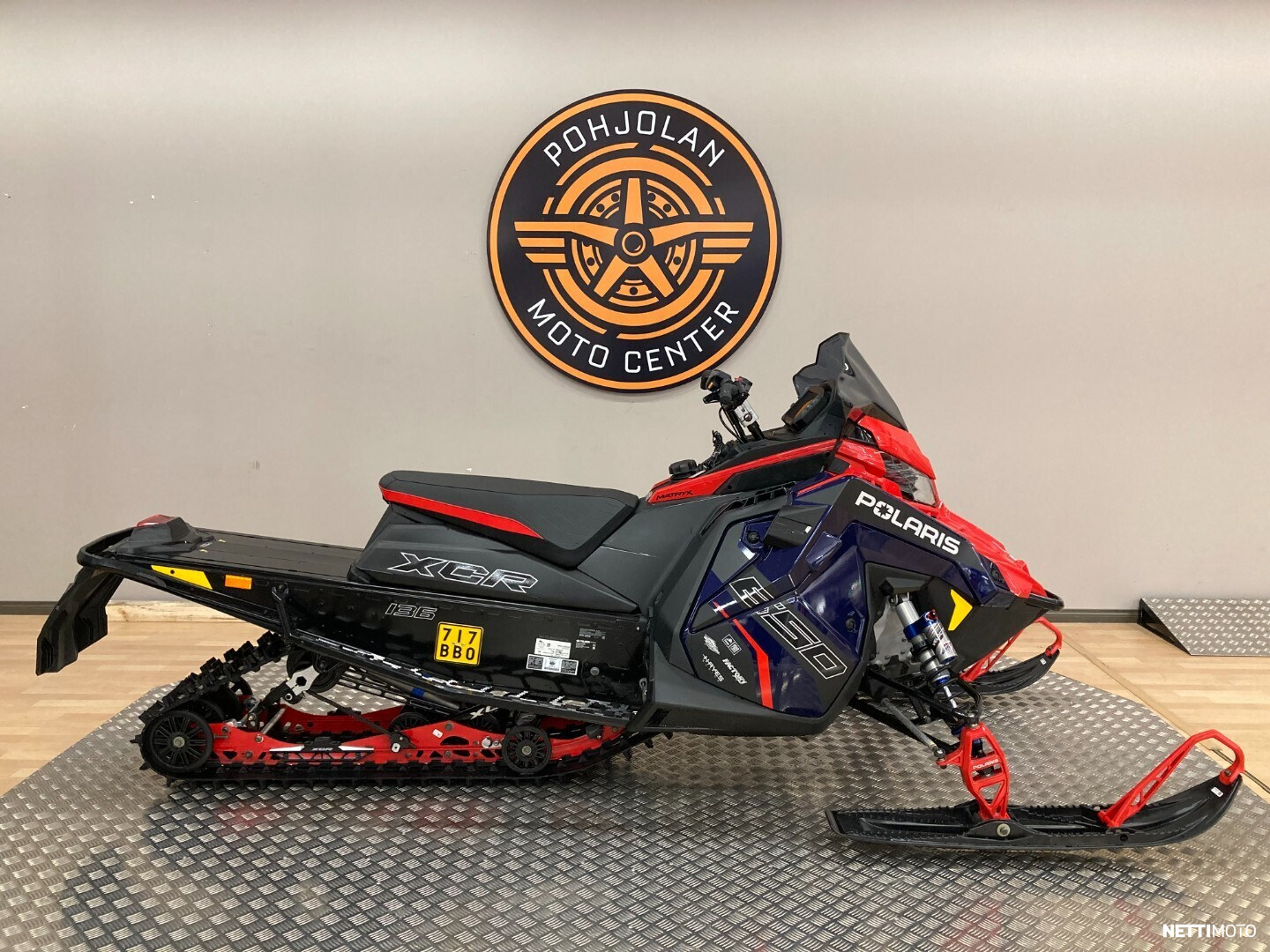 Moottorikelkka - Polaris XCR