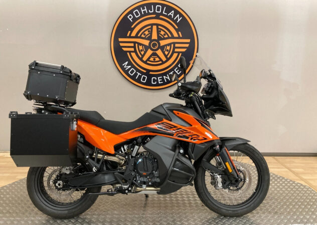 Moottoripyörä - KTM 890