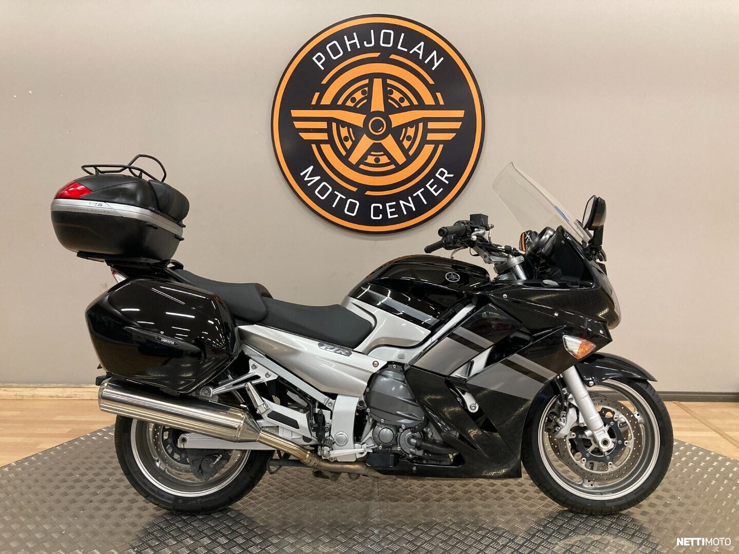 Moottoripyörä - Yamaha FJR