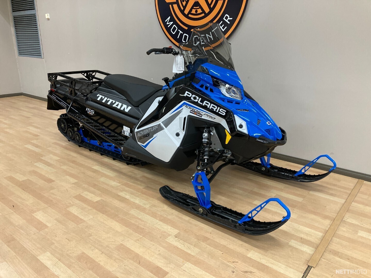 Moottorikelkka - Polaris Titan